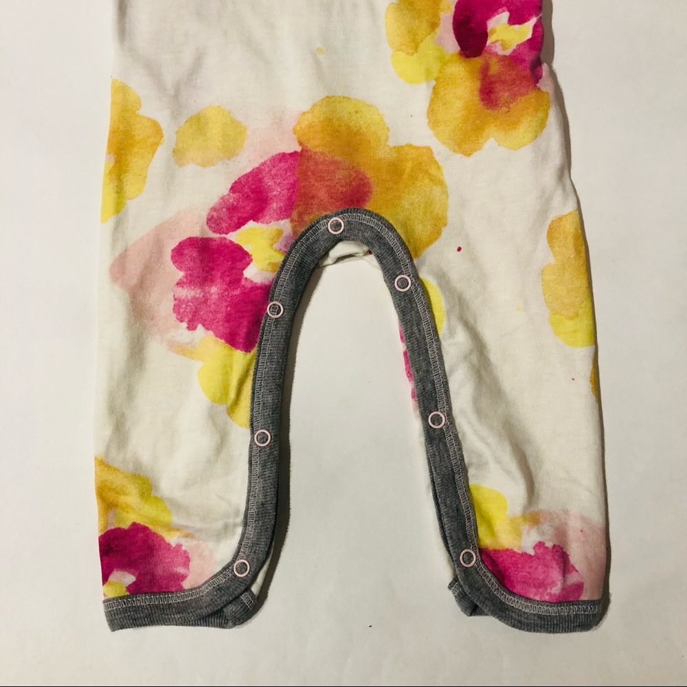 NWT Burt’s Bees 0-3m floral spring romper - Picture 6 of 8